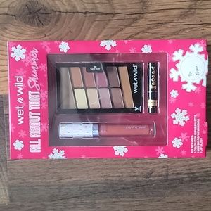 Wet n Wild  all about the Shimmer makeup kit